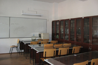 Colegiul Tehnic Carol I - dulap cu instrumente